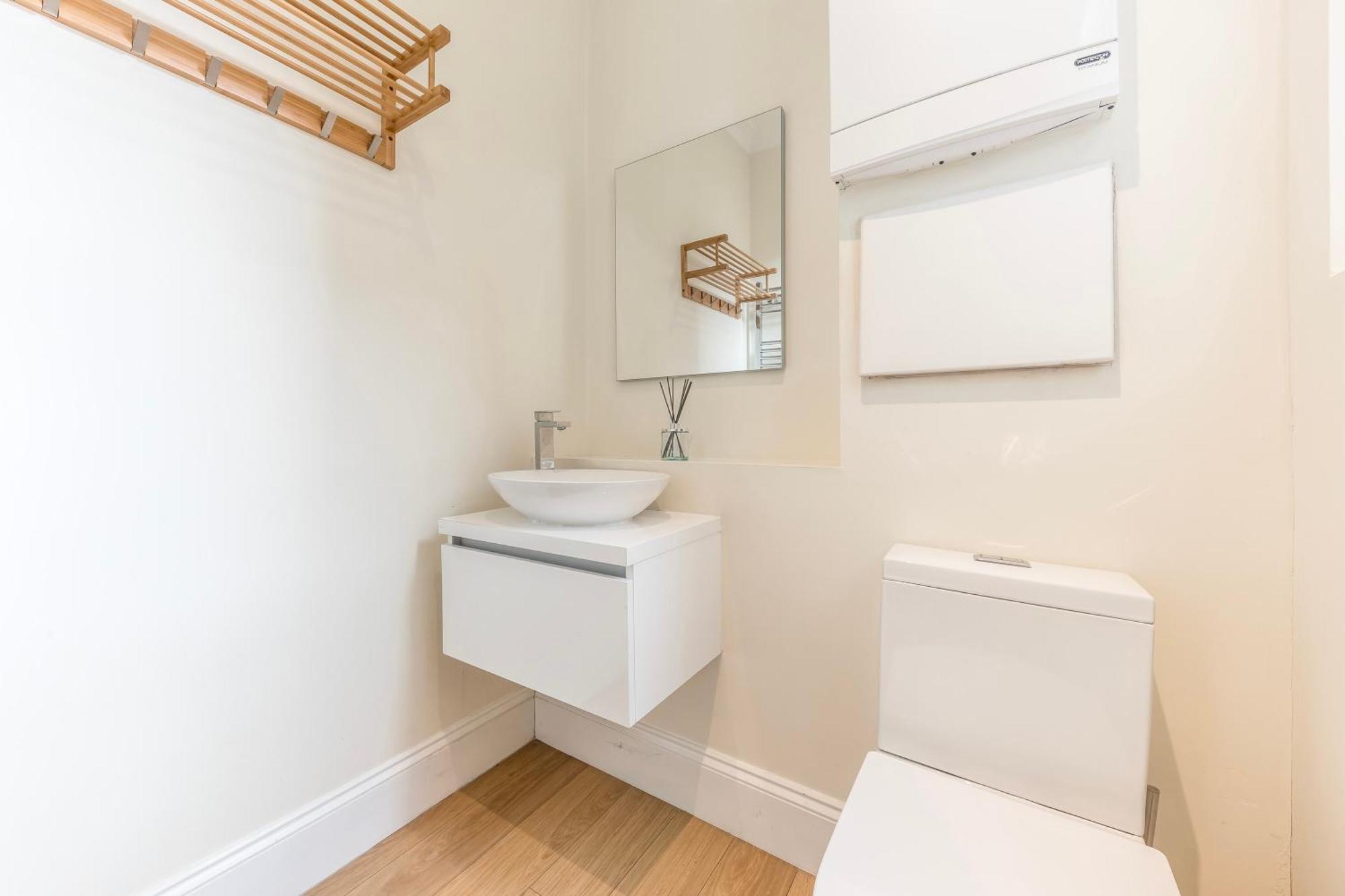 Stylish & Spacious 3 Bed Victorian House Sleeps Up To 7 - Near O2, Museums, Excel, Mazehill Station 12 Mins Direct Into London Bridge Villa Buitenkant foto
