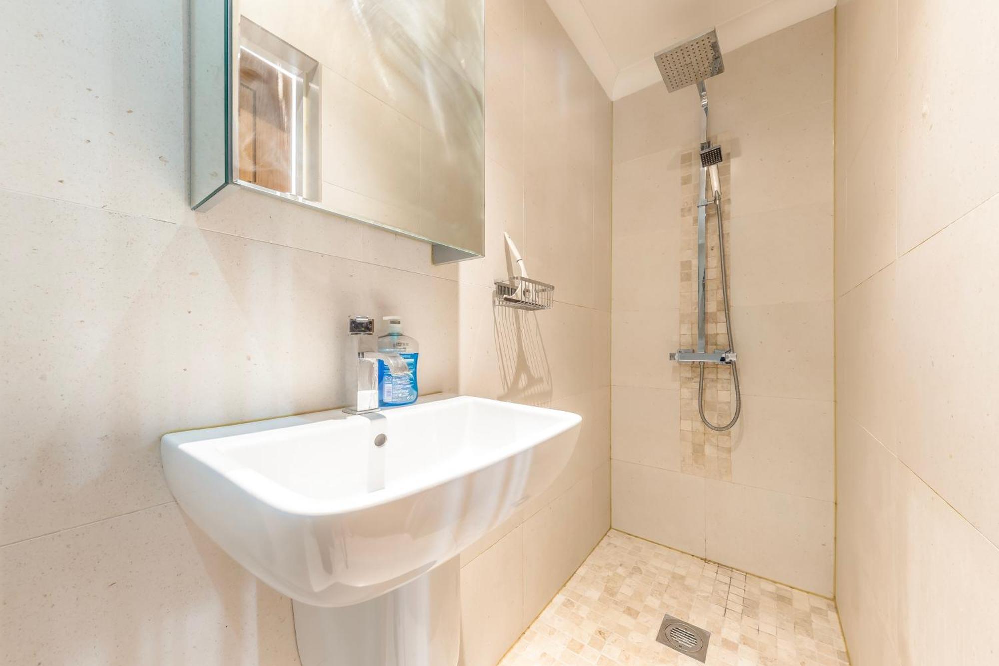 Stylish & Spacious 3 Bed Victorian House Sleeps Up To 7 - Near O2, Museums, Excel, Mazehill Station 12 Mins Direct Into London Bridge Villa Buitenkant foto